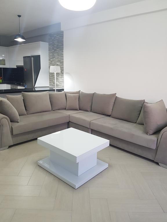 Modern Cozy Apartment Seaview Vlore Bagian luar foto