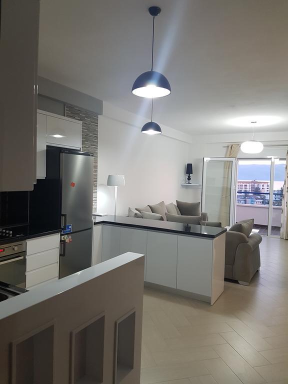 Modern Cozy Apartment Seaview Vlore Bagian luar foto